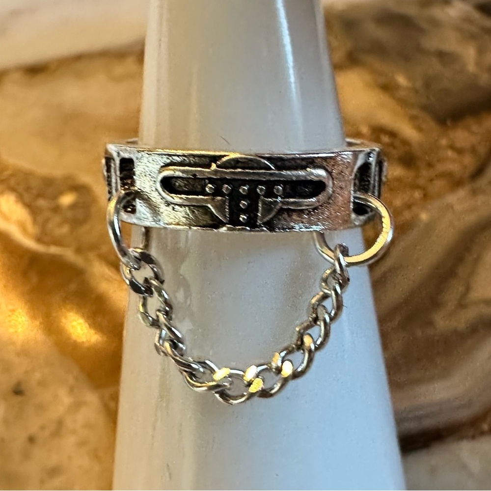 3190 Edgy Silver Chain Ring